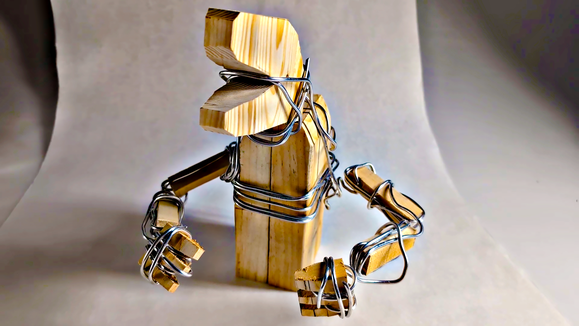 Maip — Dinosaur Animatronic